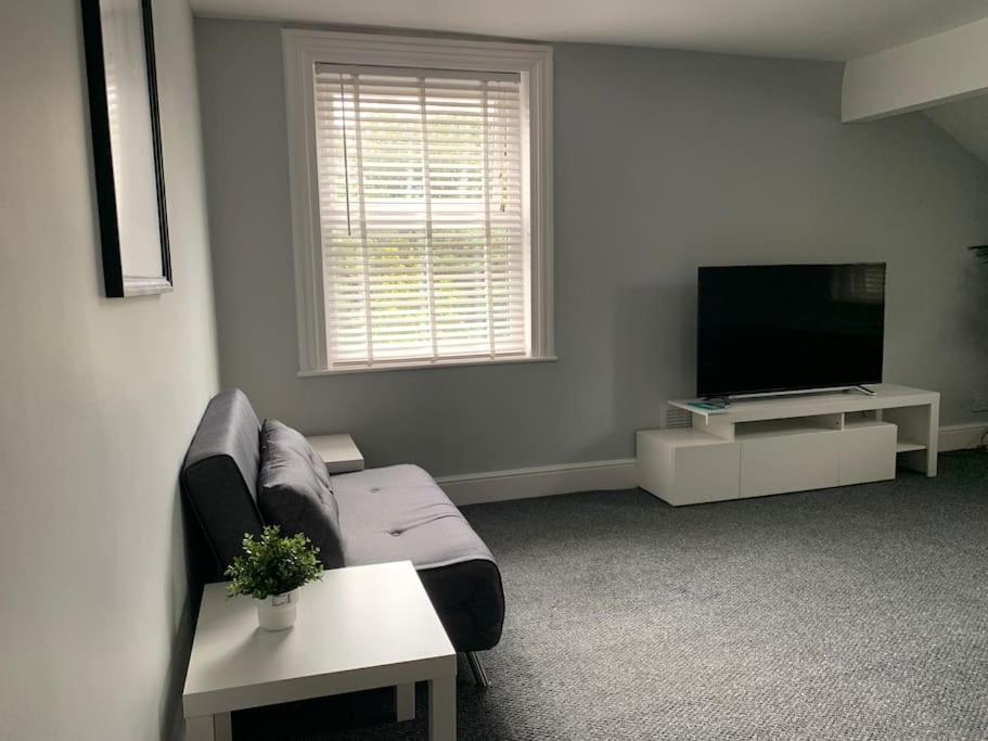 Fantastic Large 2 X Bedroom Flat, Free Parking Sale Exterior foto